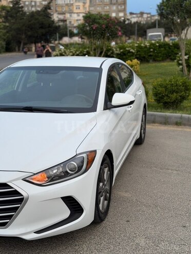Hyundai Elantra-7