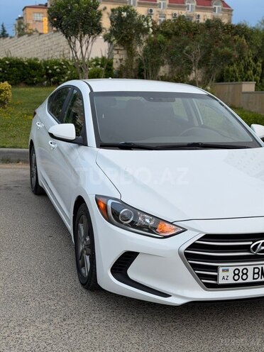 Hyundai Elantra-6