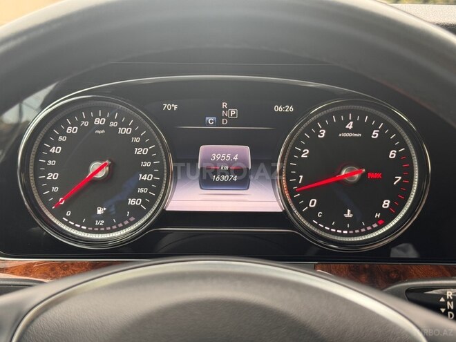 Mercedes E 300-11