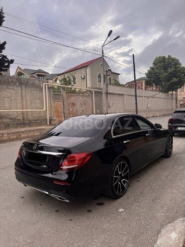 Mercedes E 300-5