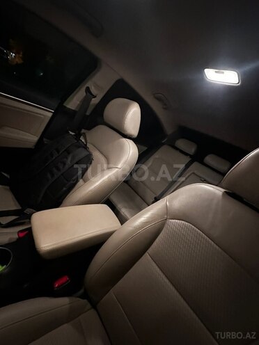 Hyundai Elantra-4