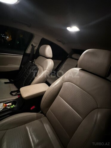 Hyundai Elantra-2