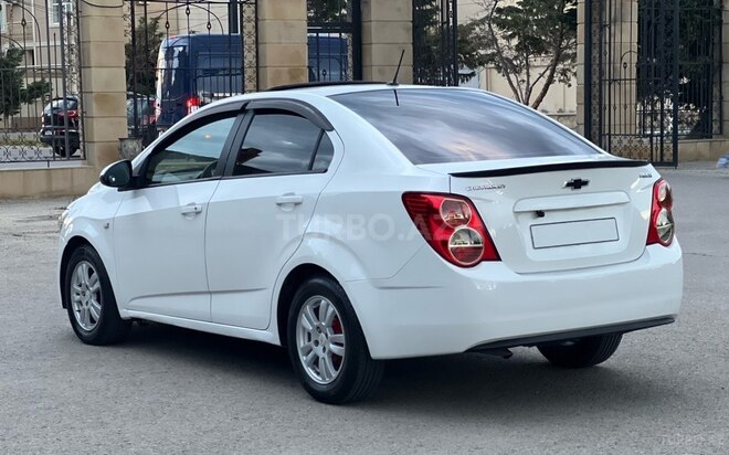 Chevrolet Aveo-5