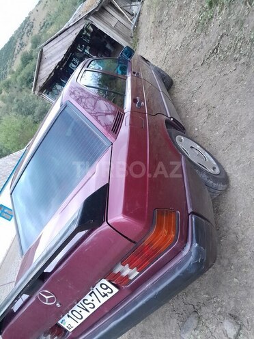 Mercedes 190-4