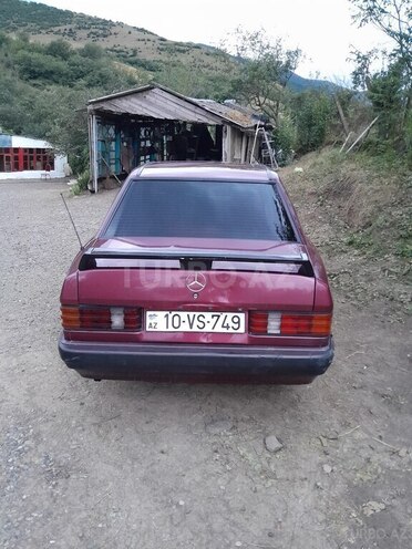 Mercedes 190-5