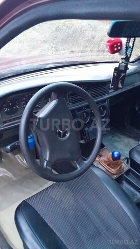 Mercedes 190-8