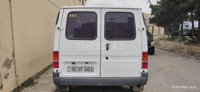 Ford Transit-2