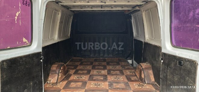 Ford Transit-8