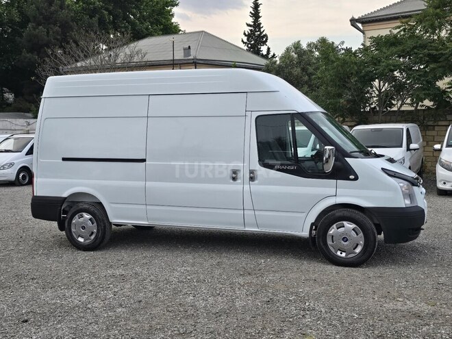 Ford Transit-4