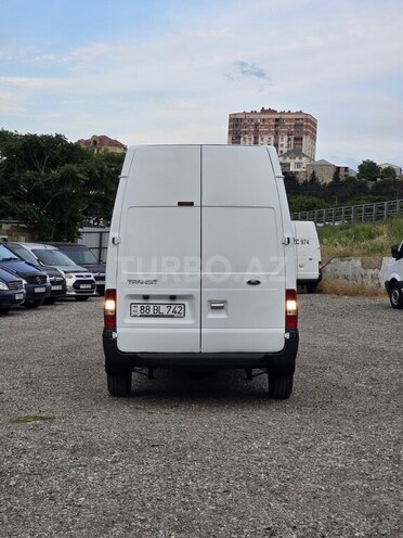 Ford Transit-3