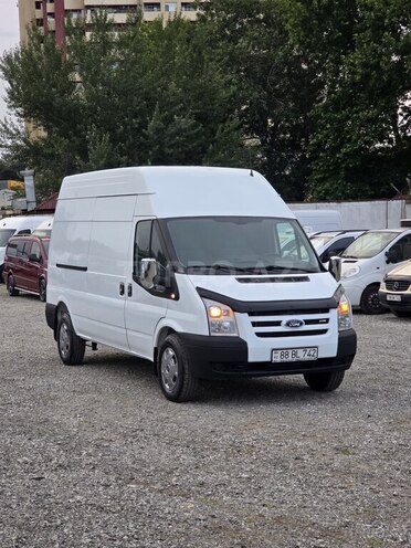 Ford Transit-7