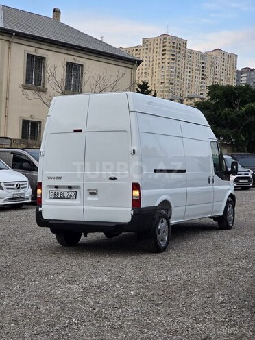 Ford Transit-6