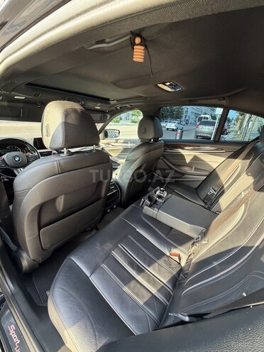 BMW 530-12