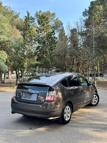 Toyota Prius-3