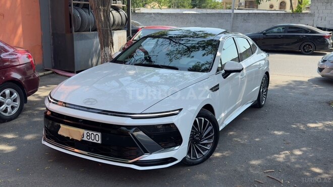 Hyundai Sonata-1