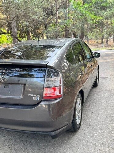 Toyota Prius-7