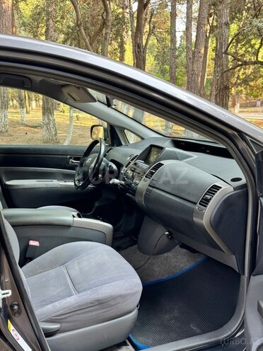 Toyota Prius-14