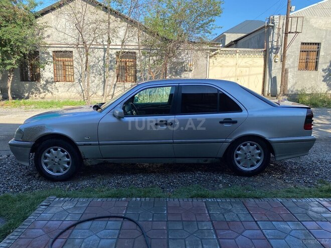 Mercedes C 180-5