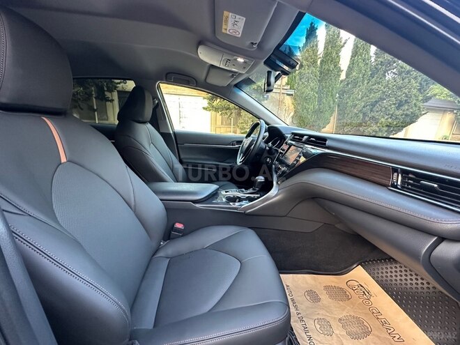 Toyota Camry-14