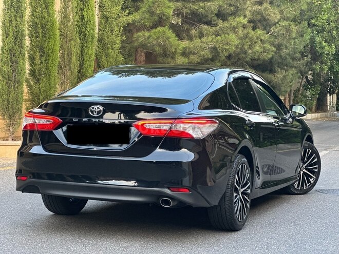 Toyota Camry-7