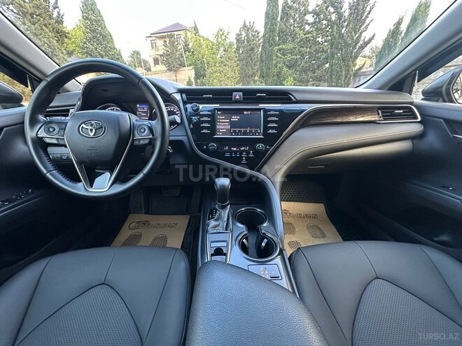 Toyota Camry-13