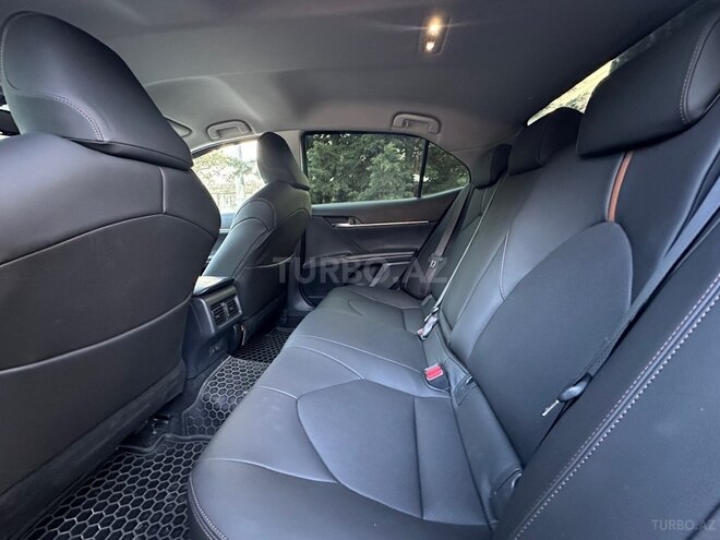 Toyota Camry-16