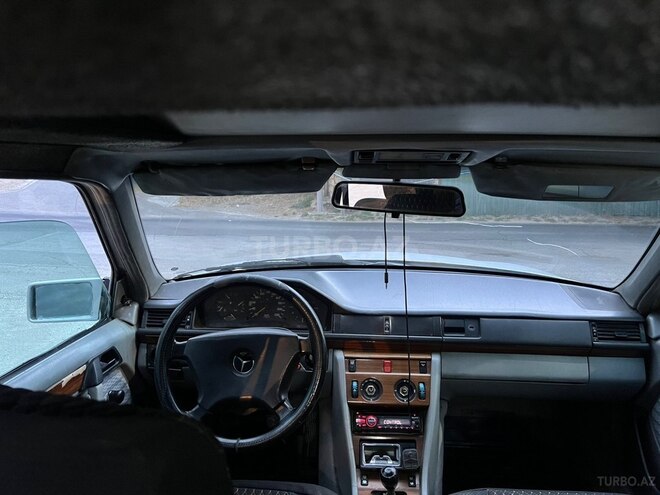 Mercedes 200 D-3