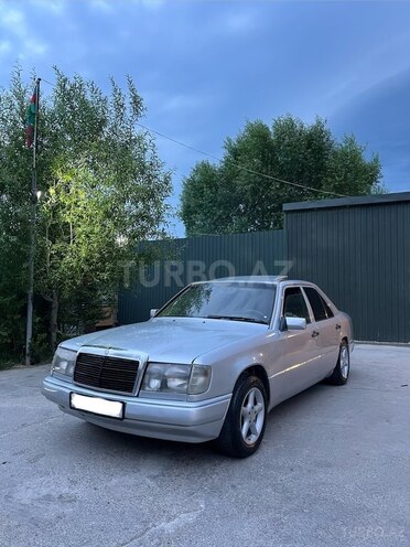 Mercedes 200 D-10