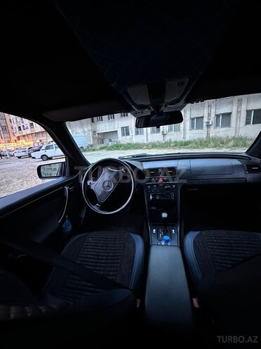 Mercedes C 200-11