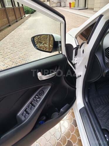 Kia Cerato-8