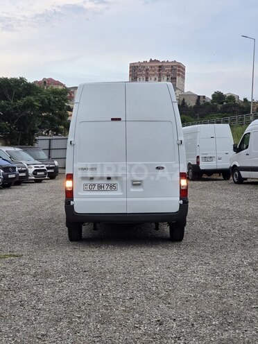 Ford Transit-3