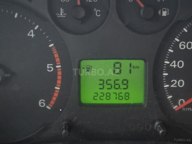 Ford Transit-10