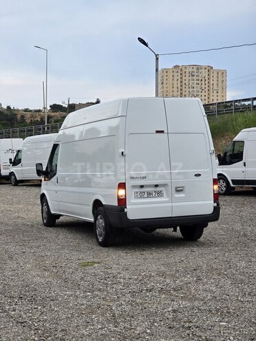 Ford Transit-13
