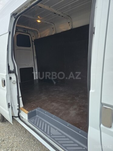 Ford Transit-18