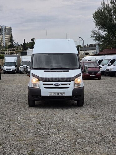Ford Transit-16
