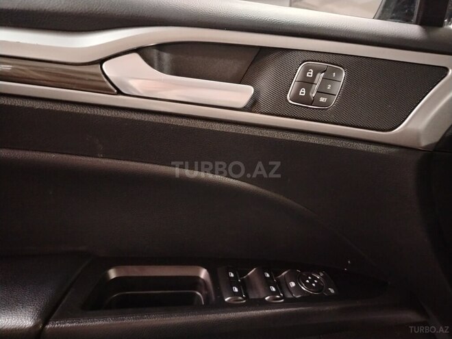 Ford Fusion (North America)-18
