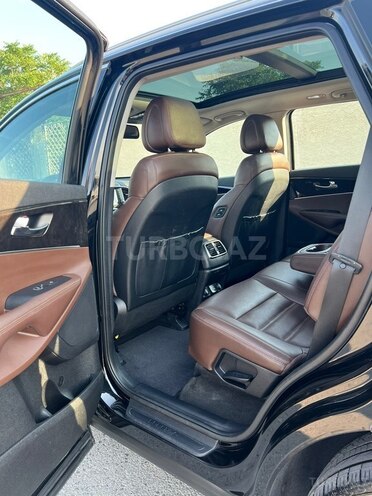 Kia Sorento-13