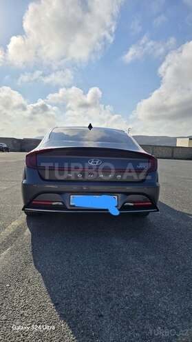 Hyundai Sonata-2