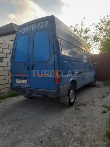 Ford Transit-2