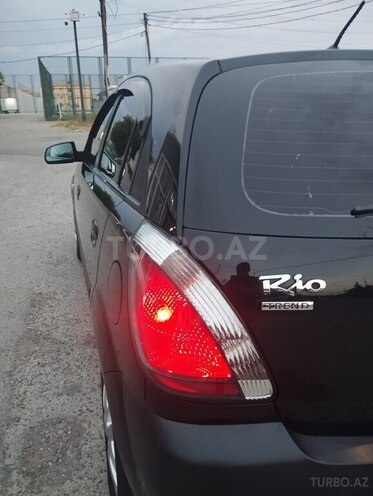 Kia Rio-6