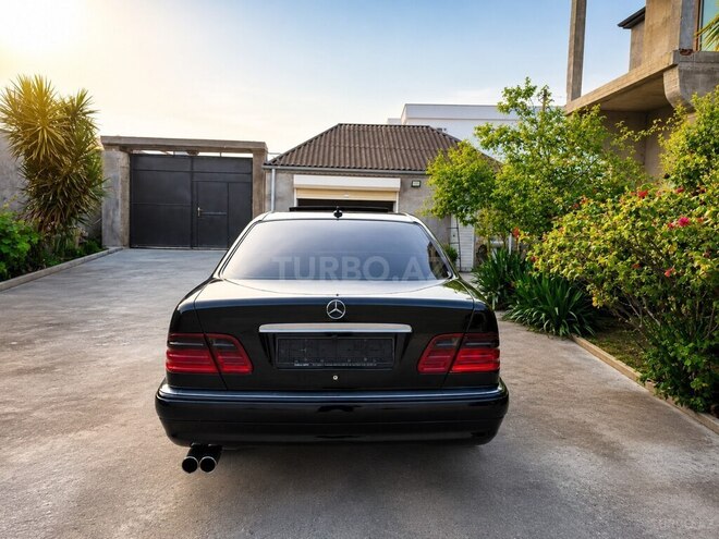 Mercedes E 240-2