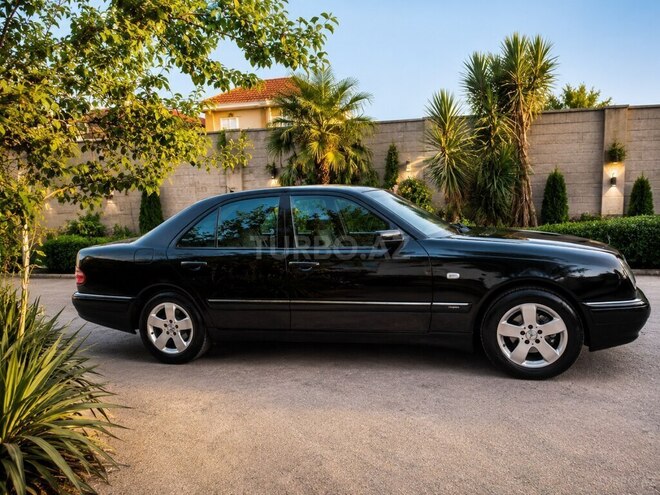 Mercedes E 240-5