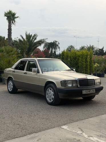 Mercedes 190-2