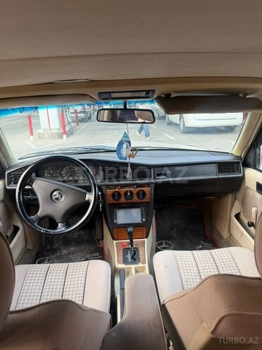 Mercedes 190-5