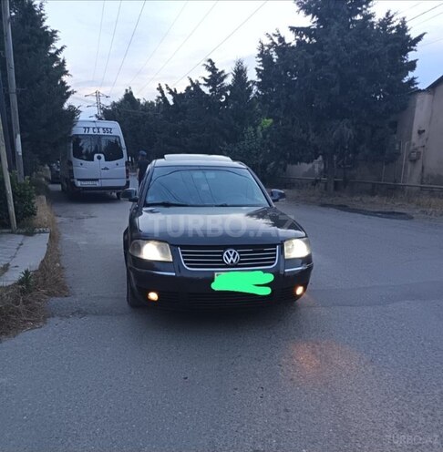 Volkswagen Passat-1