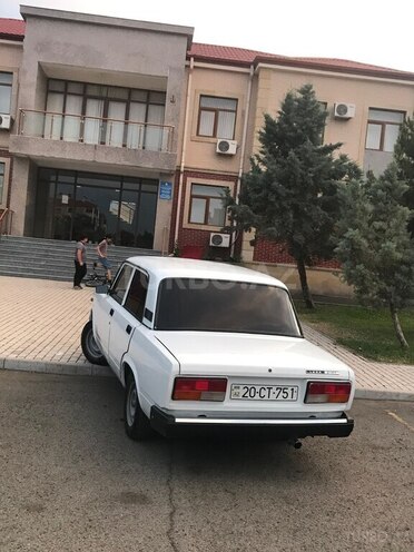 LADA (VAZ) 2107-2