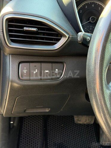 Hyundai Santa Fe-11
