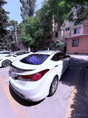 Hyundai Elantra-5