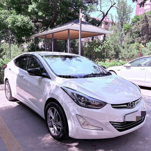 Hyundai Elantra-3