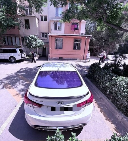 Hyundai Elantra-4